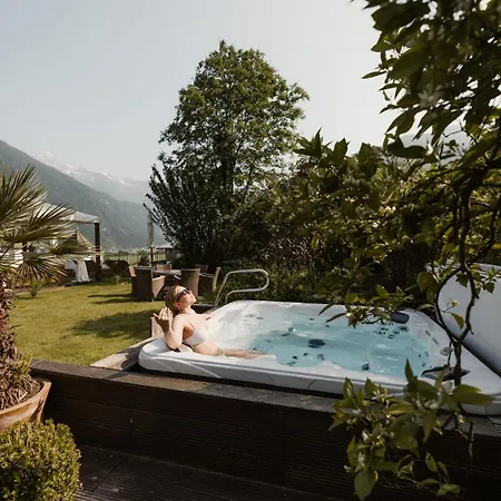 Отель Alpenblick Zillertal Хиппах
