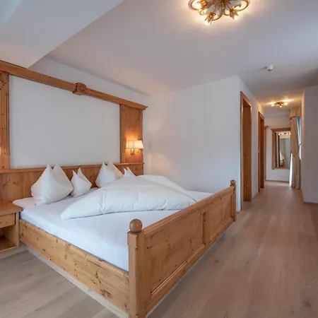 Romantik Alpenblick Ferienschlössl Hotel Hippach