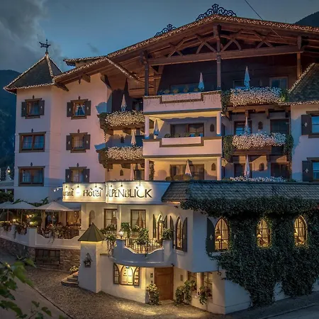 Romantik Alpenblick Ferienschlössl Hotel