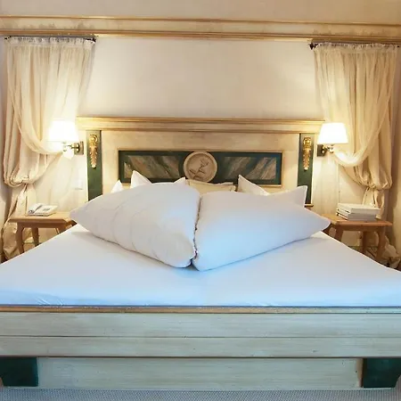 Romantik Alpenblick Ferienschlössl 4* Hippach