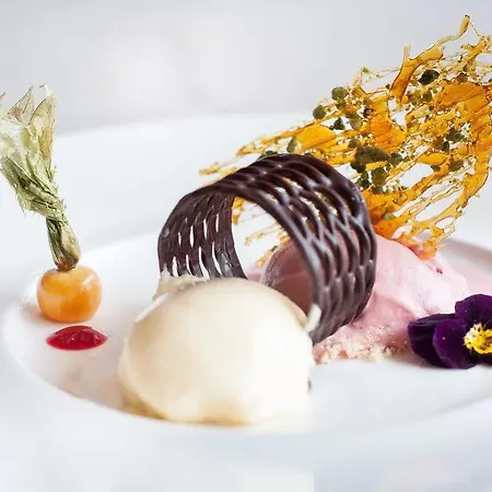Romantik Alpenblick Ferienschlössl Hotel 4*