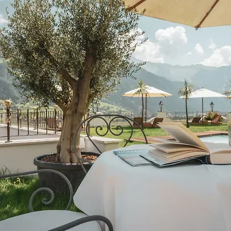 Romantik Alpenblick Ferienschlössl Hotel Hippach
