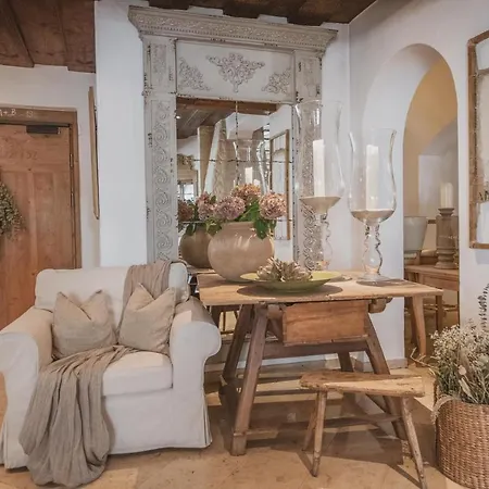 Romantik Alpenblick Ferienschlössl 4* Hippach